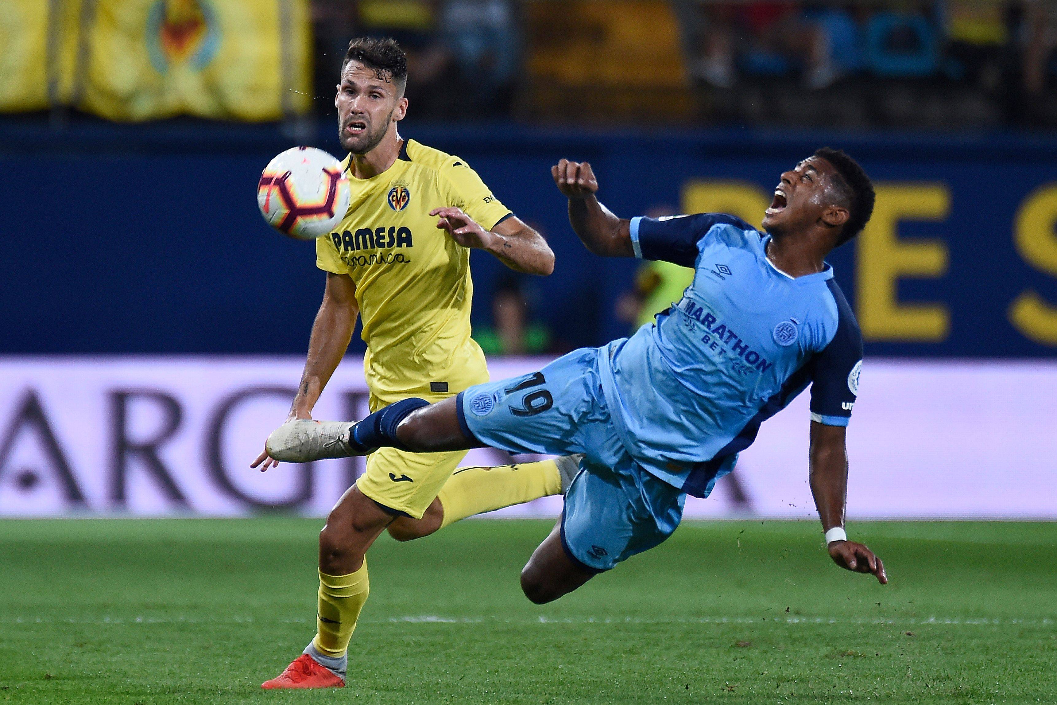 比利亚雷亚尔迎德甲关键赛；转会期刷新队史纪录；质疑声仍在；临场指挥获称赞的简单介绍BOB体育官方